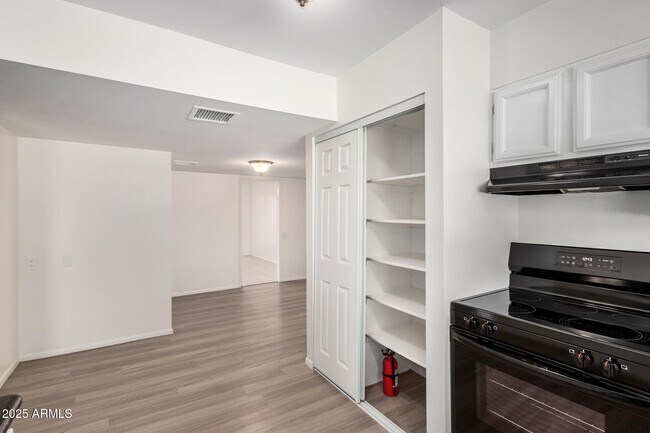 Building Photo - 13039 N 70th St