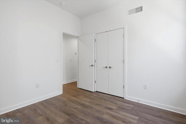 Building Photo - 3016 S Northbank Pl