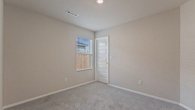 Building Photo - 2525 E Fox Mdw St