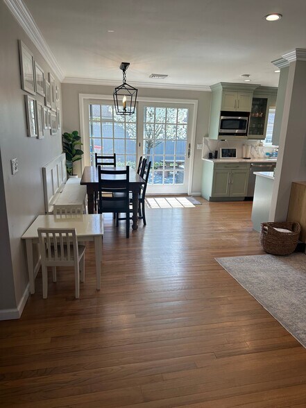 Building Photo - 46 Asbury Ave