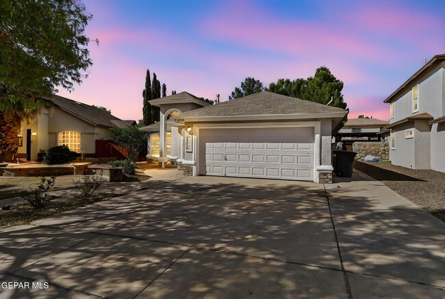 Building Photo - 13709 Paseo Hermoso Dr