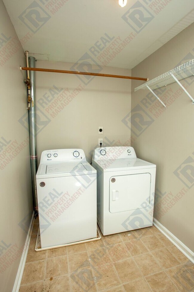 Building Photo - $1790 for Beautiful Durham Townhouse for Rent