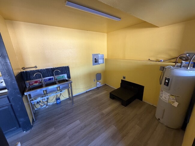 Building Photo - 2105 N Broadway St