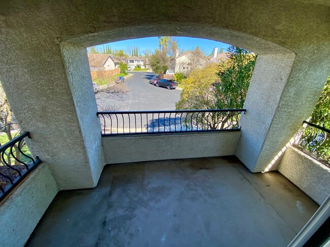 Building Photo - Beautiful 3 bedroom, 2.5 bathroom Rocklin ...