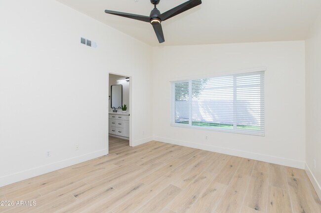 Building Photo - 23554 N 73rd Pl