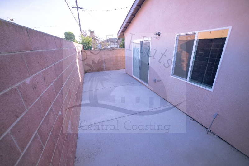 Building Photo - 1378 Yale Pl