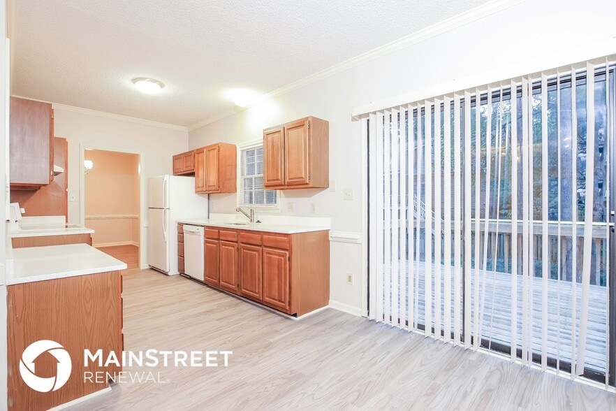 Building Photo - 2912 Hiking Trail