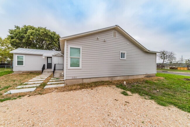 Building Photo - RENOVATED OLMOS PARK TERRACE DUPLEX