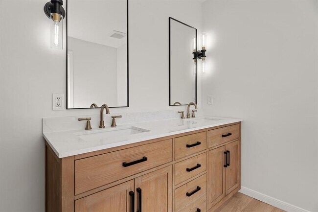 Building Photo - 16138 Cypress Trace Dr