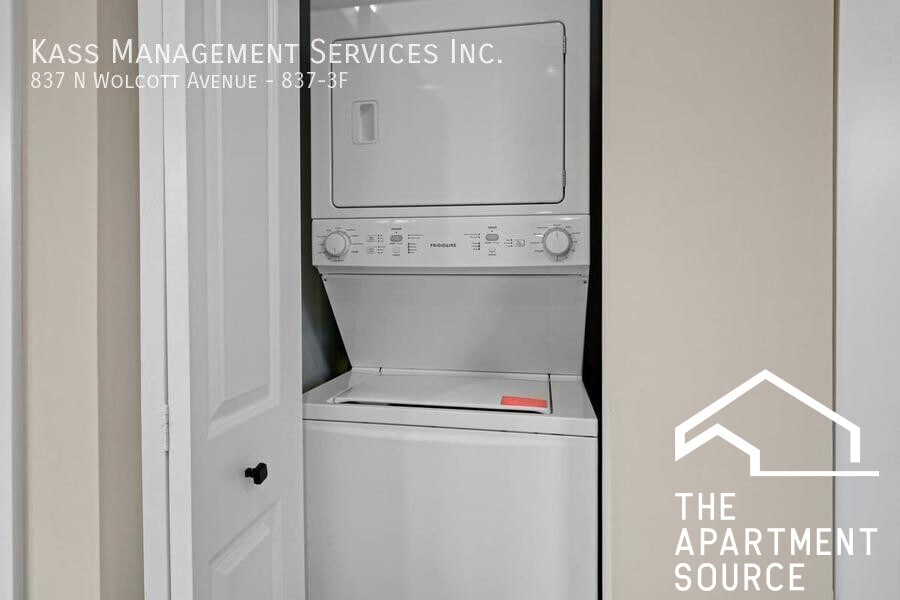 Building Photo - 843 N Wolcott Ave