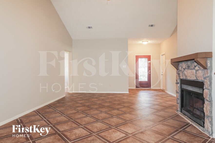 Building Photo - 17214 Thorhill St