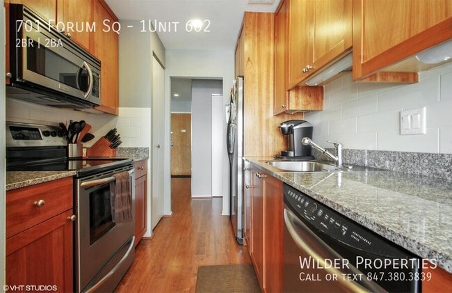 Building Photo - 701 Forum Square