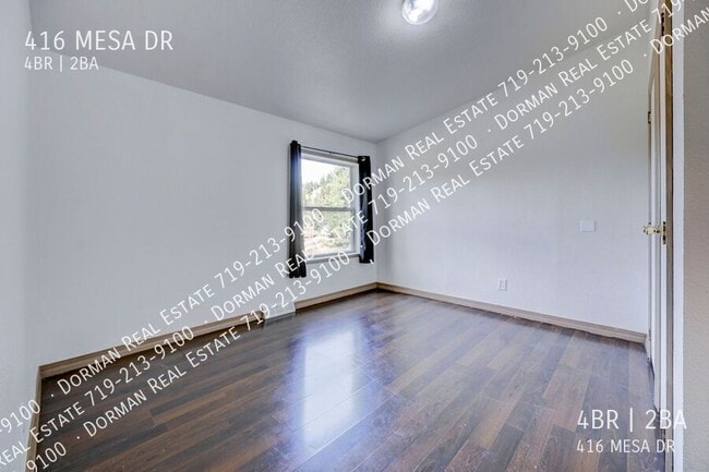 Building Photo - 416 Mesa Dr