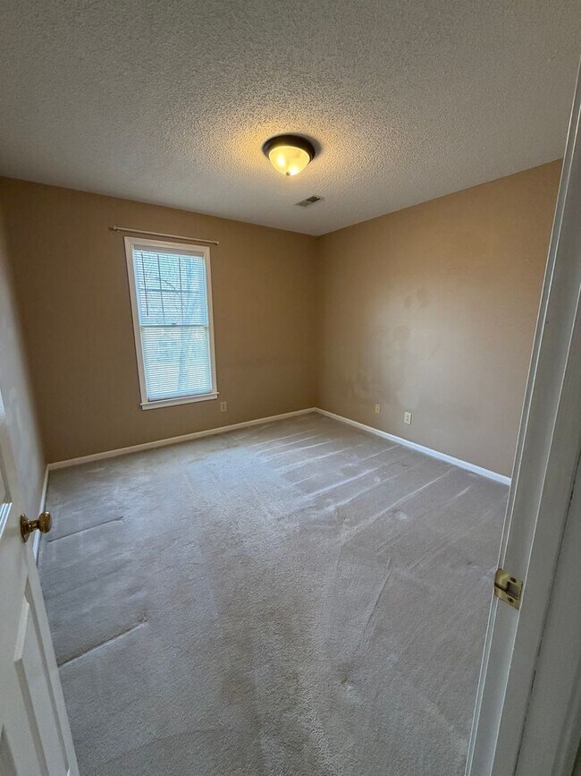 Building Photo - Prime Location in Half Mile Lake, Greenville, SC