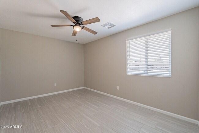 Building Photo - 1274 E Hermosa Dr