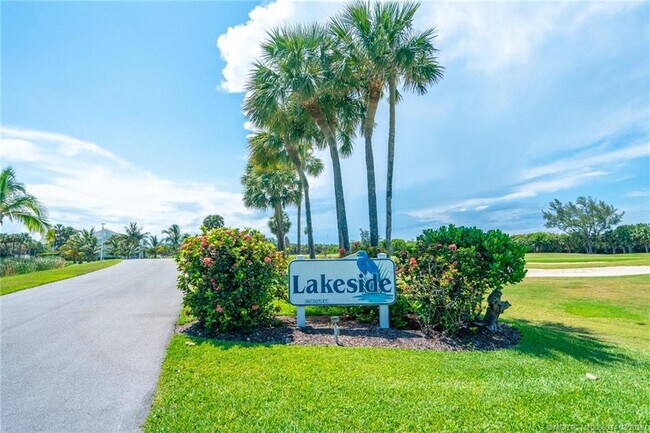 Building Photo - 5553 NE Gulfstream Way