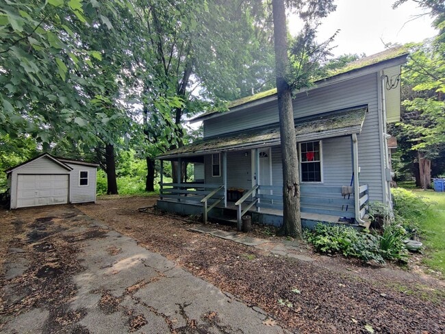 Primary Photo - PRIVATE, COZY 2-3 BDRM 1.5 BATH HOME W/ HU...
