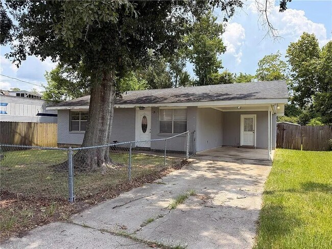Building Photo - 3236 Reine Ave
