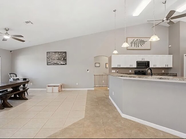 Building Photo - 1017 S Glen Meadow Loop