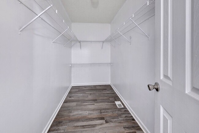 Building Photo - 9431 Jenkins Ln