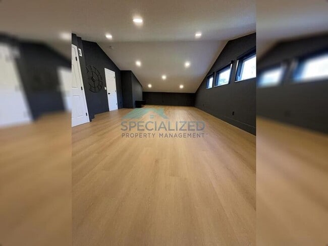 Building Photo - 8131 Vineland Oaks Blvd