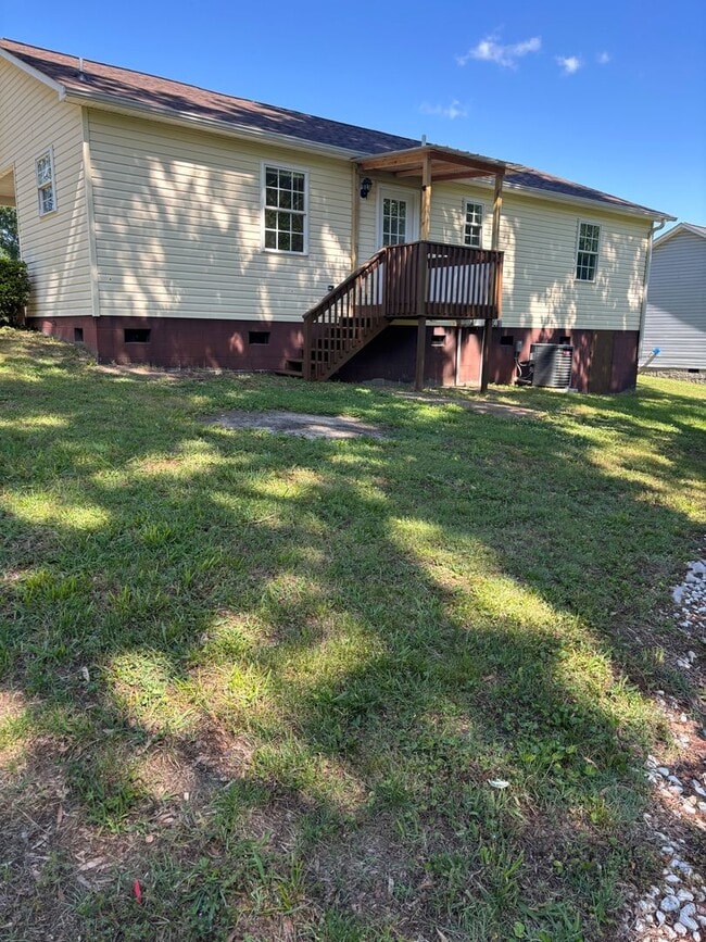 Building Photo - 3 Bedroom 2 Bath Spencer, NC Home