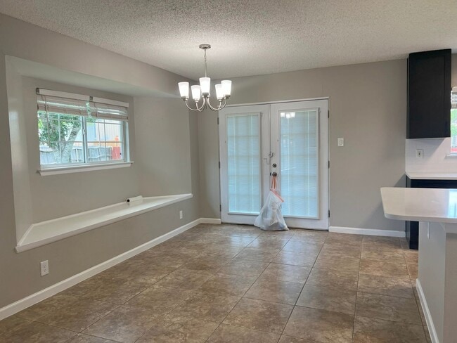 Building Photo - Lovely Ventura rental!