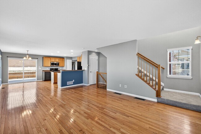 Building Photo - Amazing 3 bedroom home