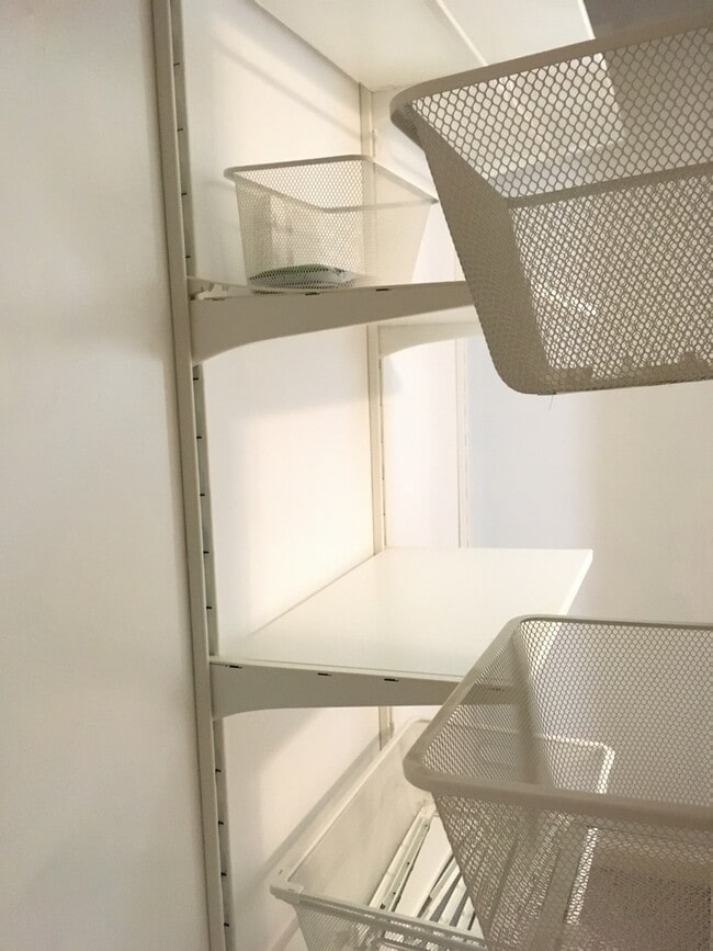 Building Photo - Lovely Townhouse! Fresh Paint, New Carpet, All Electric!  W/D Included, Privacy Fenced Backyard