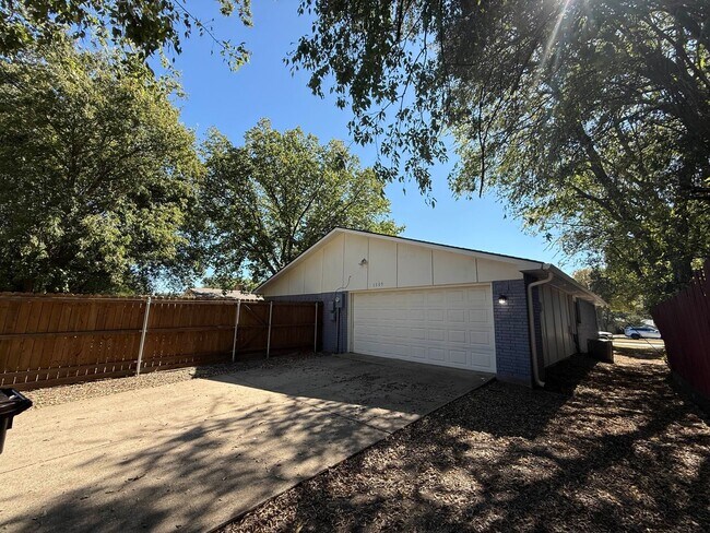 Building Photo - Beautiful 3 Bedroom House in Plano
