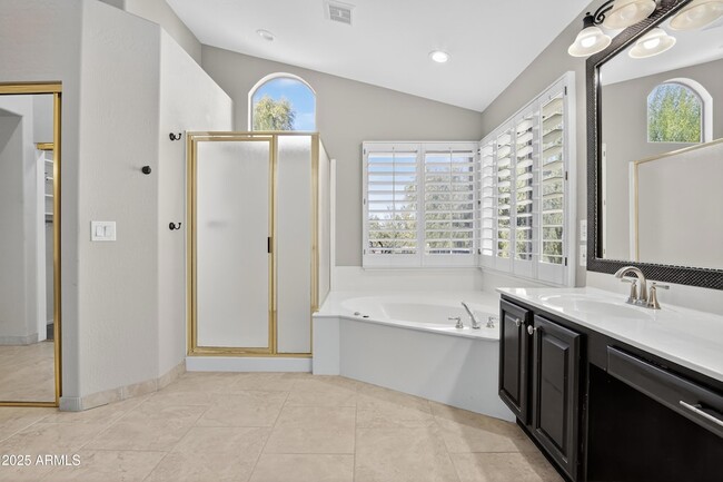 Building Photo - 4302 E Mossman Rd