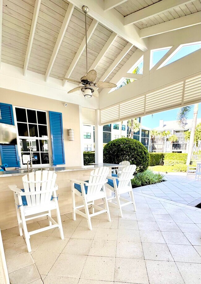 Building Photo - 341 Bay Colony Dr N