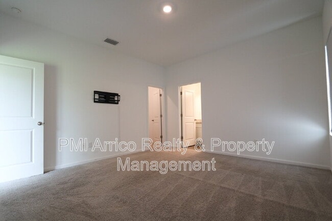 Building Photo - 35552 Shade Fern Ln
