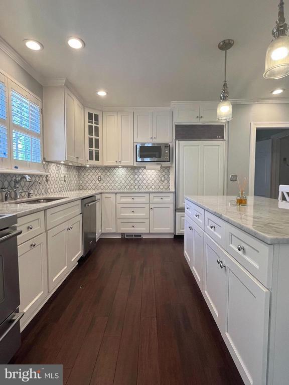 Building Photo - 3604 Oval Dr