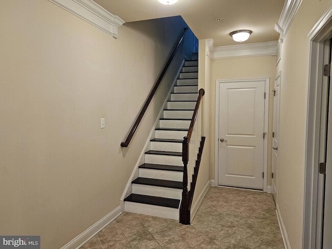 Building Photo - 6041 Maple Hill Rd