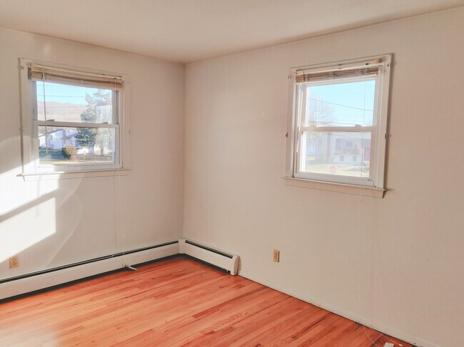 Building Photo - 29 Donna Dr