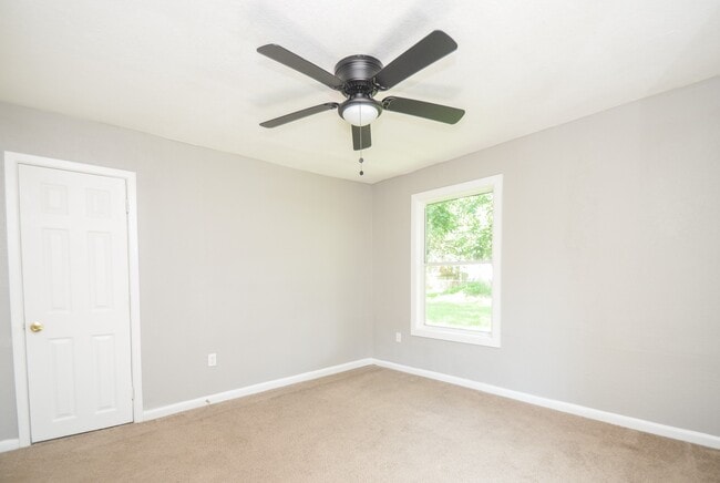 Building Photo - 206 Winkin Ave