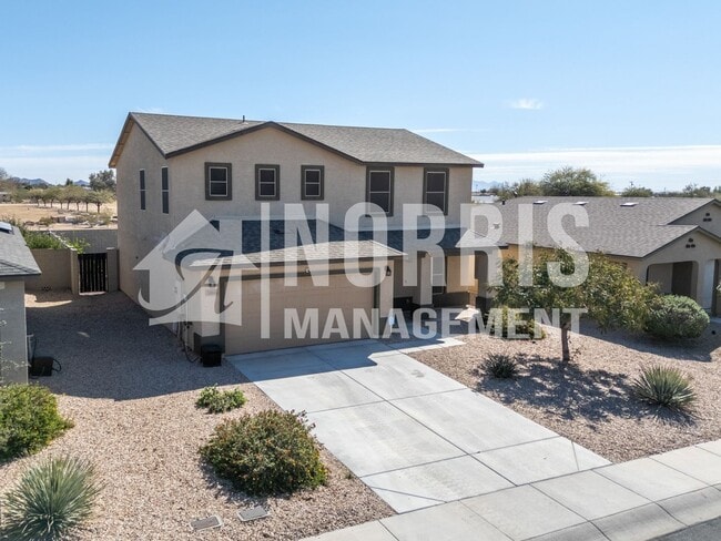 Building Photo - Beautiful Large Home Very Close to Freeway