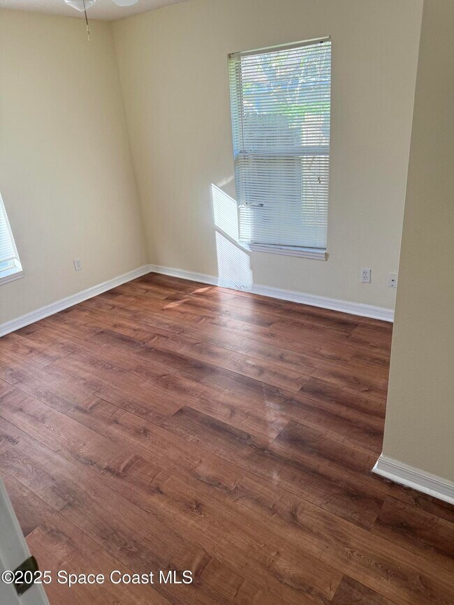 Building Photo - 767 Altona St NW