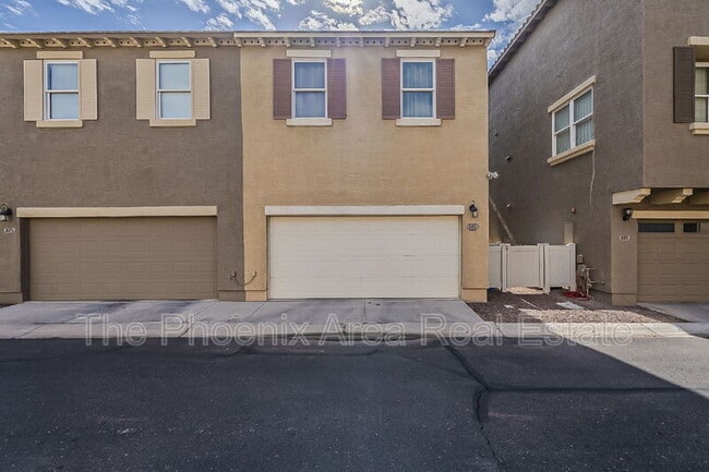 Building Photo - 885 S Osborn Ln