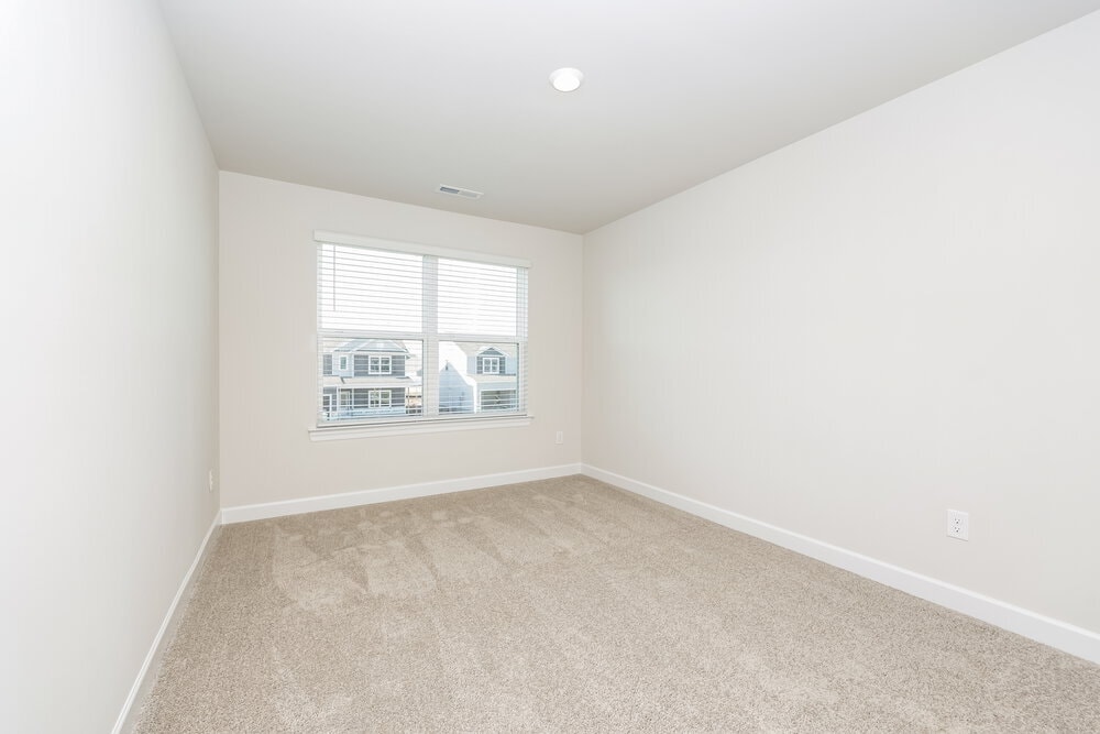 Building Photo - 3321 Quintana Dr