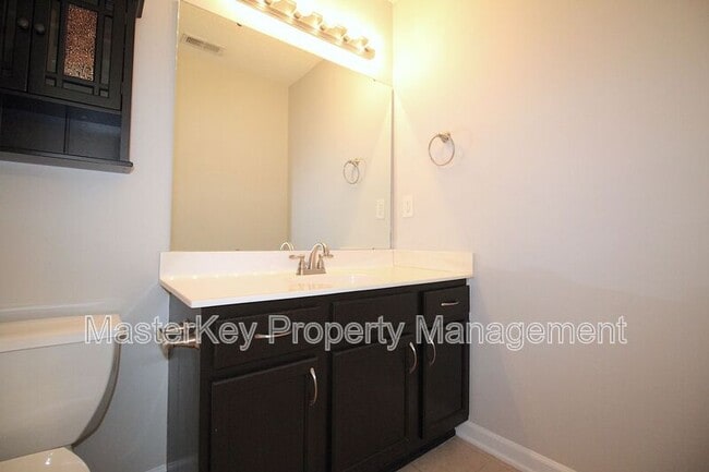 Building Photo - 3025 Bracey Pl