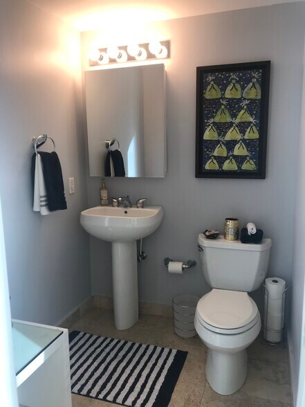 Building Photo - 1650 Brickell Ave