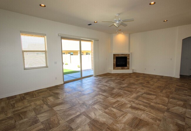 Building Photo - Granville Home with 3 Car Garage