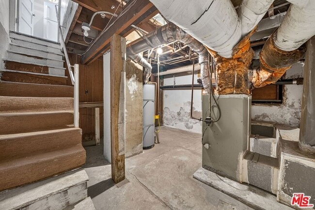 Building Photo - 2215 W 21st St