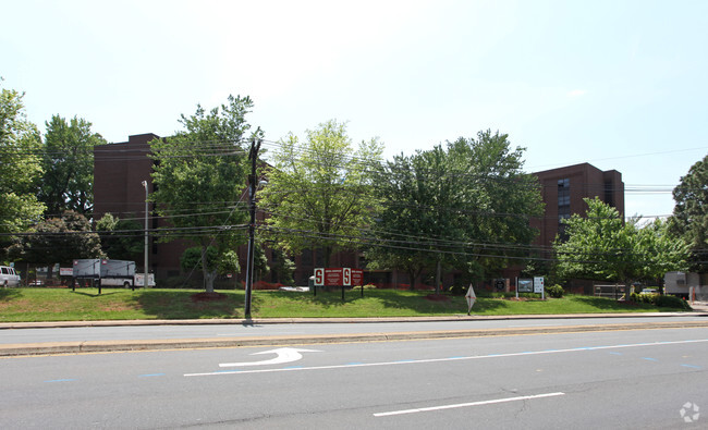 Building Photo - Parktowne Terrace