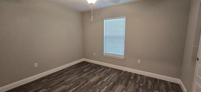 Building Photo - 217 Oak Ln Cir