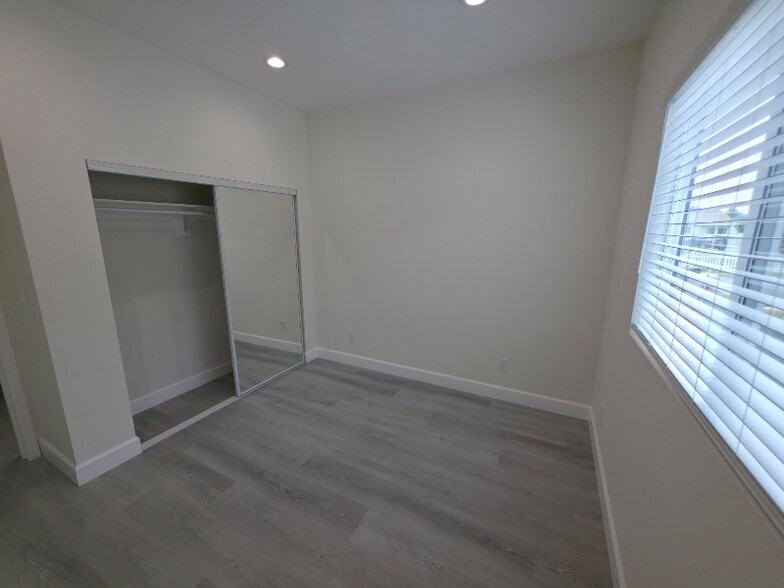 Building Photo - 18635 Knapp St