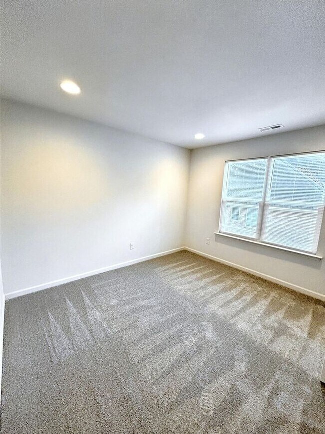 Building Photo - 2026 McDonald Dr