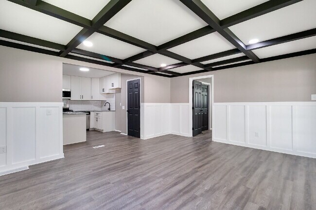 Building Photo - "Charming 4-Bed, 2-Bath Florissant Home wi...